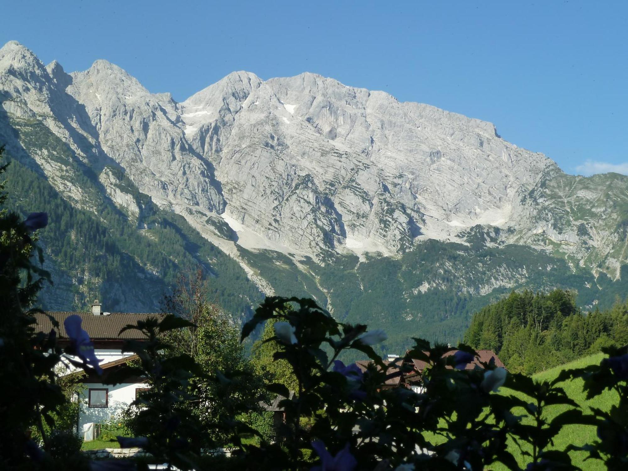 Pension Schoene Aussicht Kuchl Dış mekan fotoğraf
